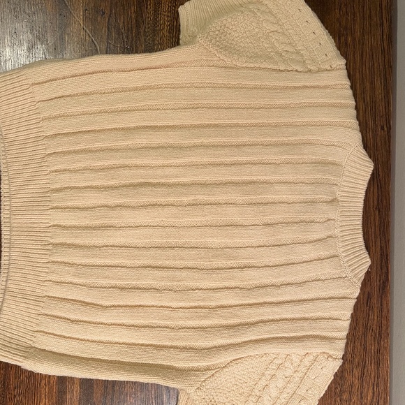 yellow embroidered sweater - Picture 1 of 3